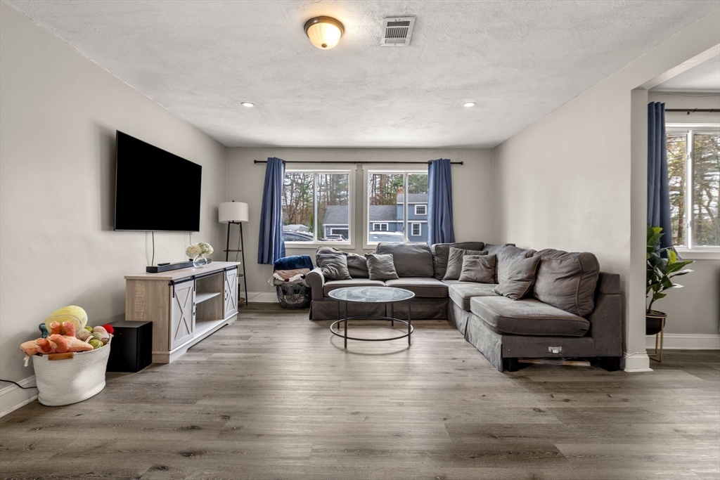 443 Pleasant St