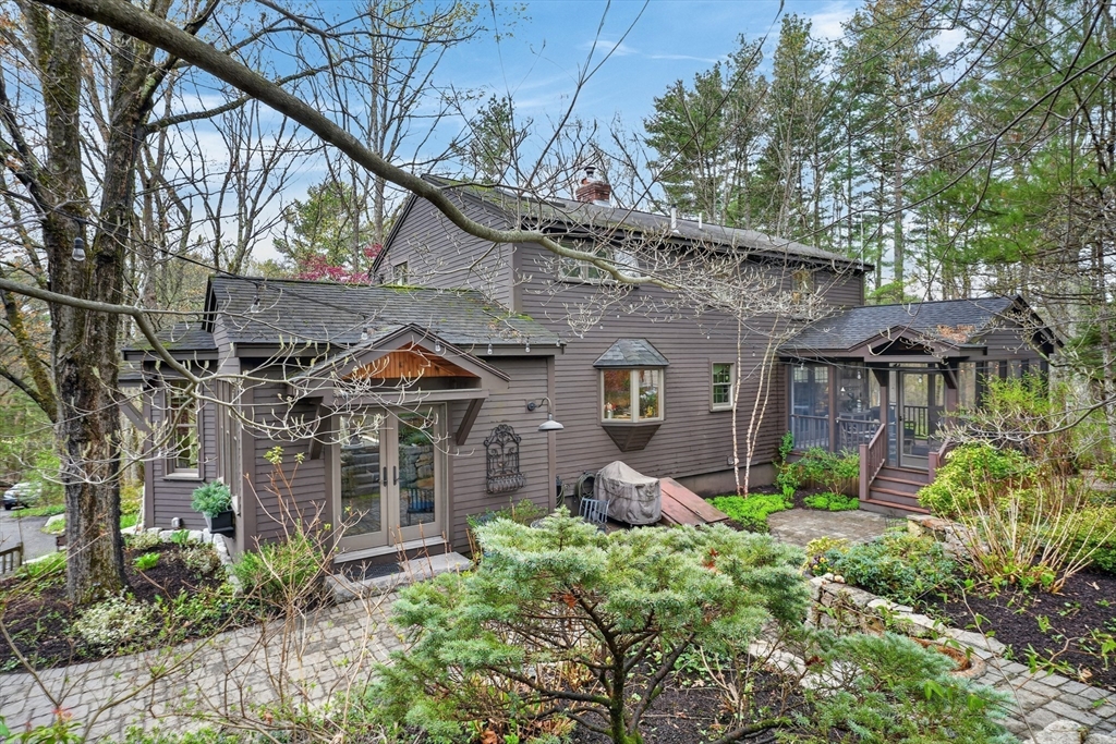 10 Davis Rd
