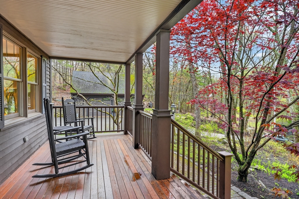 10 Davis Rd