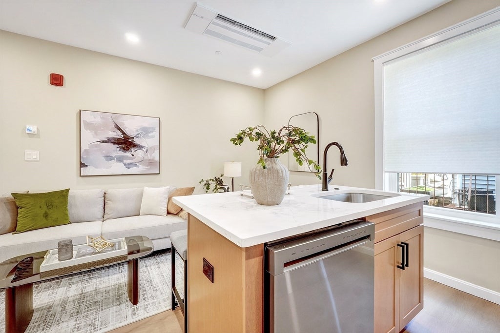 22 Pauline St #3, Winthrop, MA, 22 Pauline St #3, Winthrop, MA Photo #8