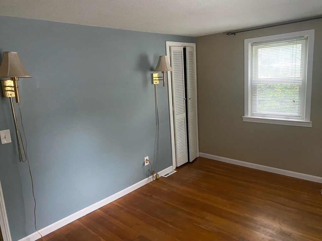 19 Blossom Street, Clinton, MA, 19 Blossom Street, Clinton, MA Photo #9