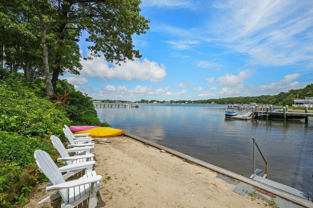 Barnstable, Massachusetts 02655, United States, 5 Bedrooms Bedrooms, ,6 BathroomsBathrooms,Residential,Active,98755