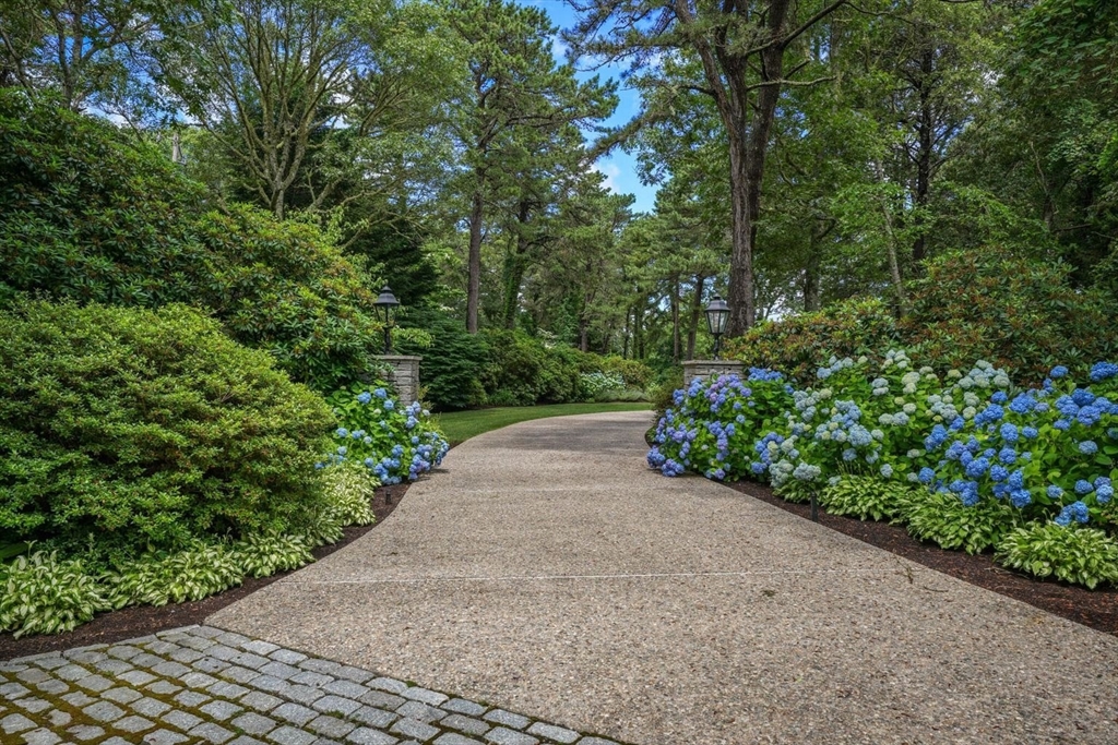 Barnstable, Massachusetts 02655, United States, 5 Bedrooms Bedrooms, ,6 BathroomsBathrooms,Residential,Active,98755