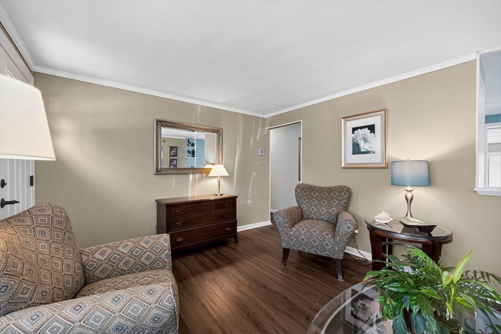 22 Ledgewood Dr