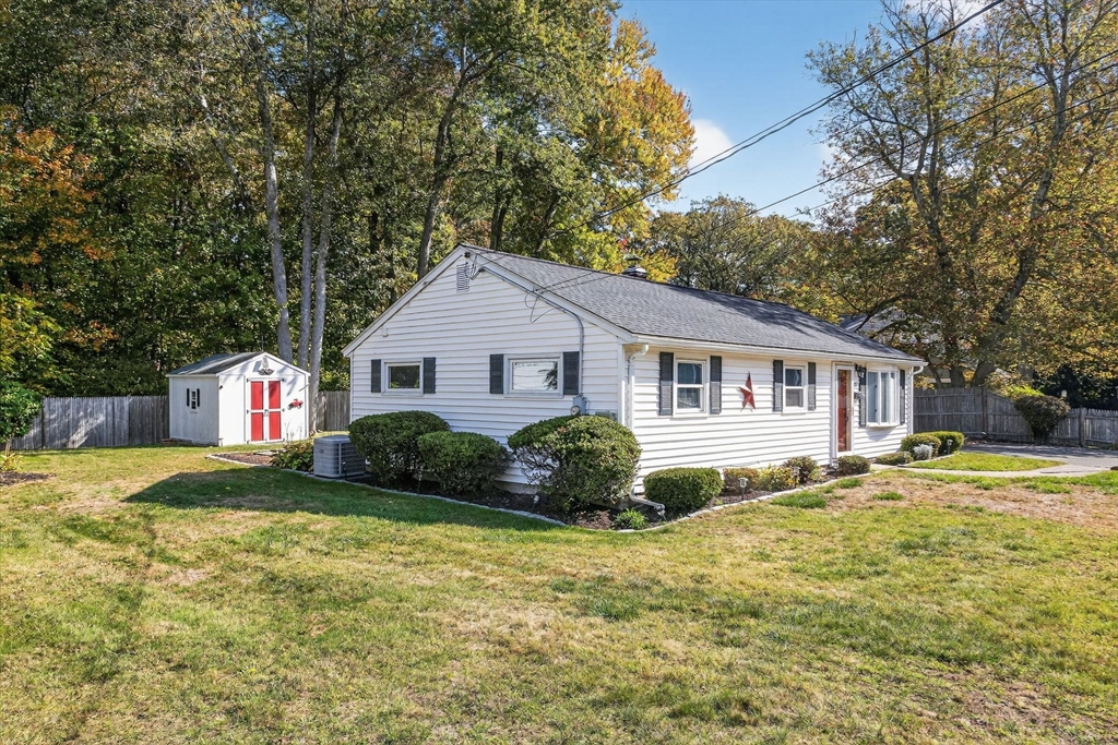 22 Ledgewood Dr