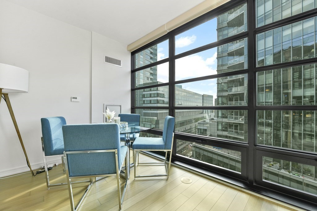 580 Washington St 11F