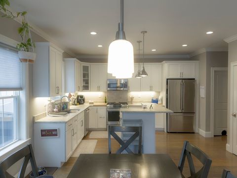 71 Wyvern St. 71 Boston MA 02131