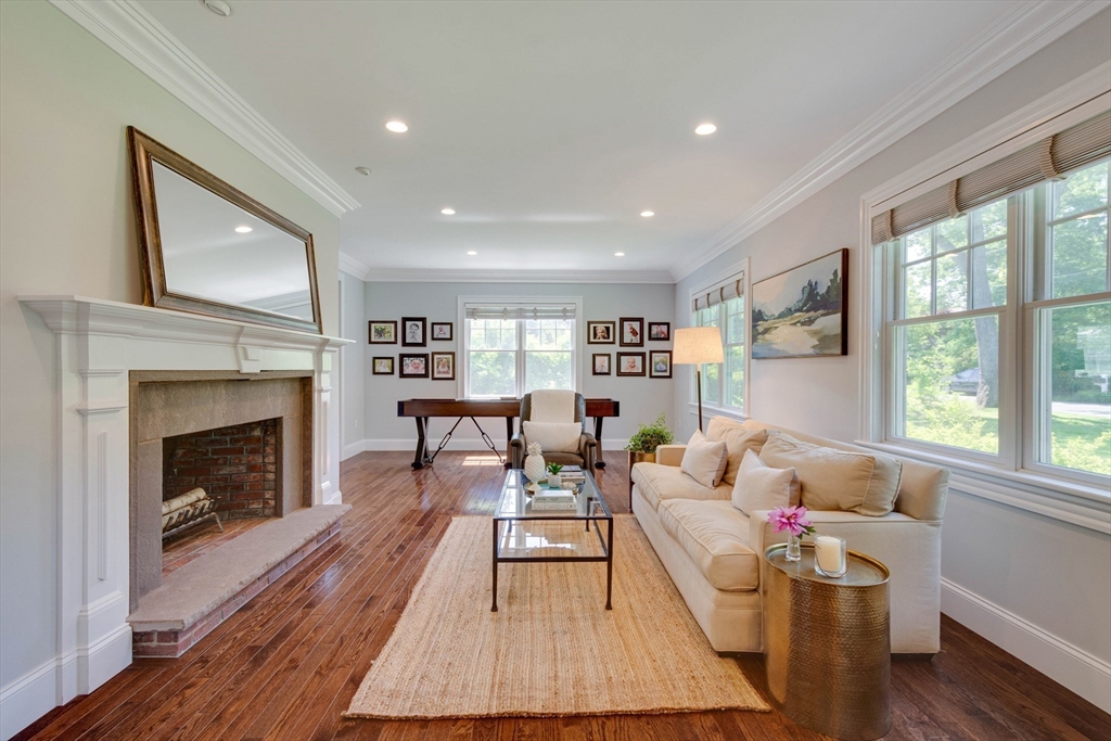 122 Crescent Rd