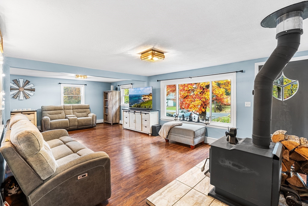 73 N Common Rd