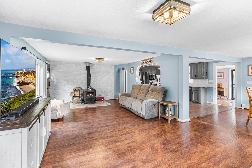 73 N Common Rd