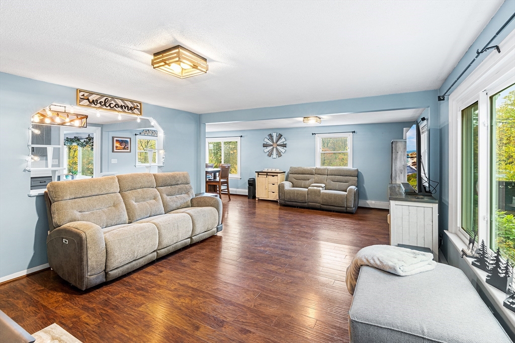 73 N Common Rd