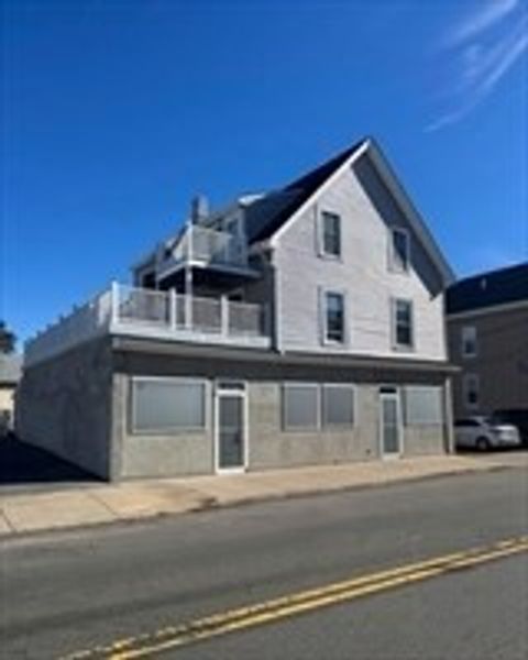Photo of 431-433 Chatham St #1, Lynn, MA 01902 (MLS # 73474819)