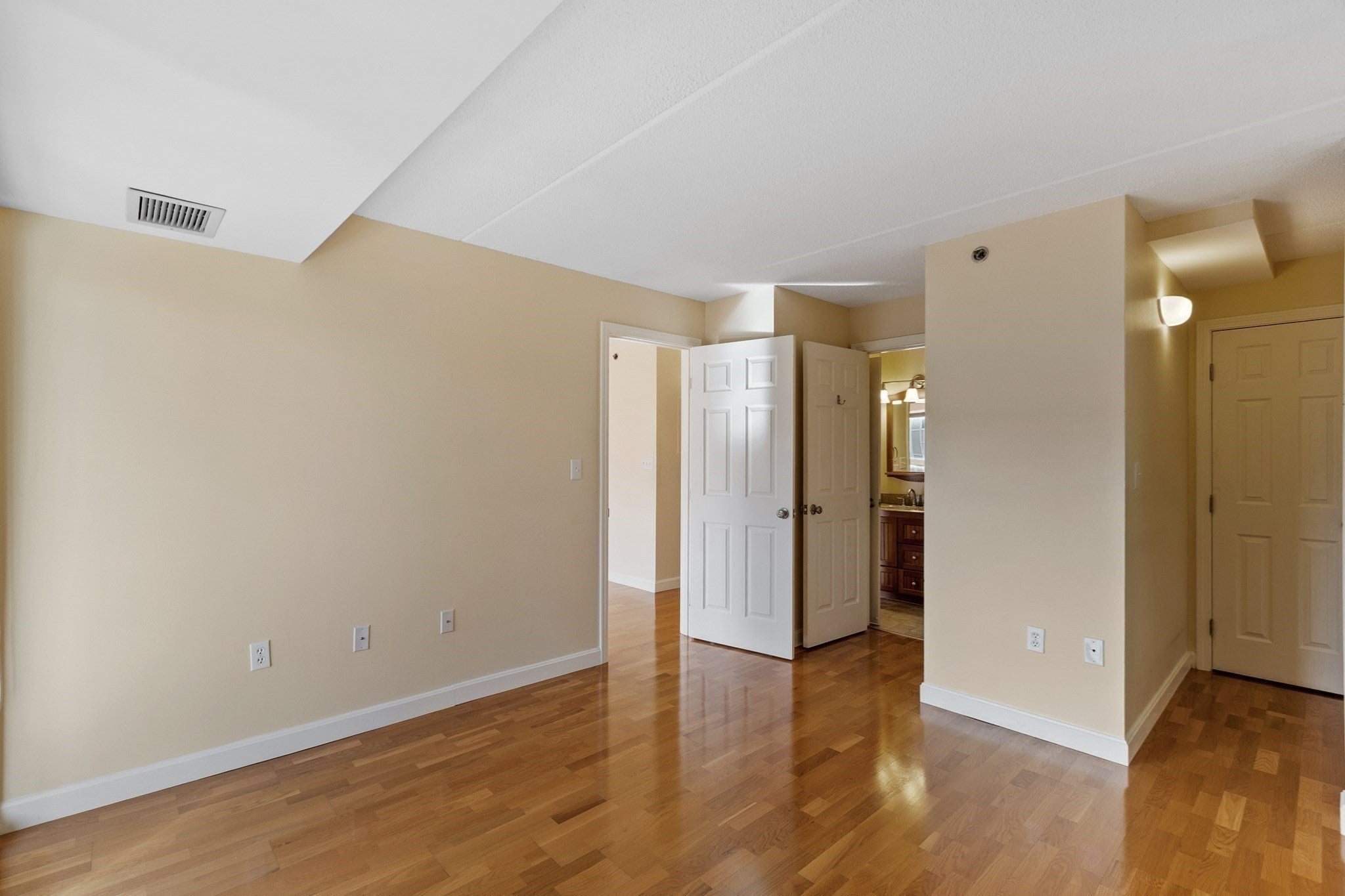60 Rantoul Street #403, Beverly, MA Photo #11
