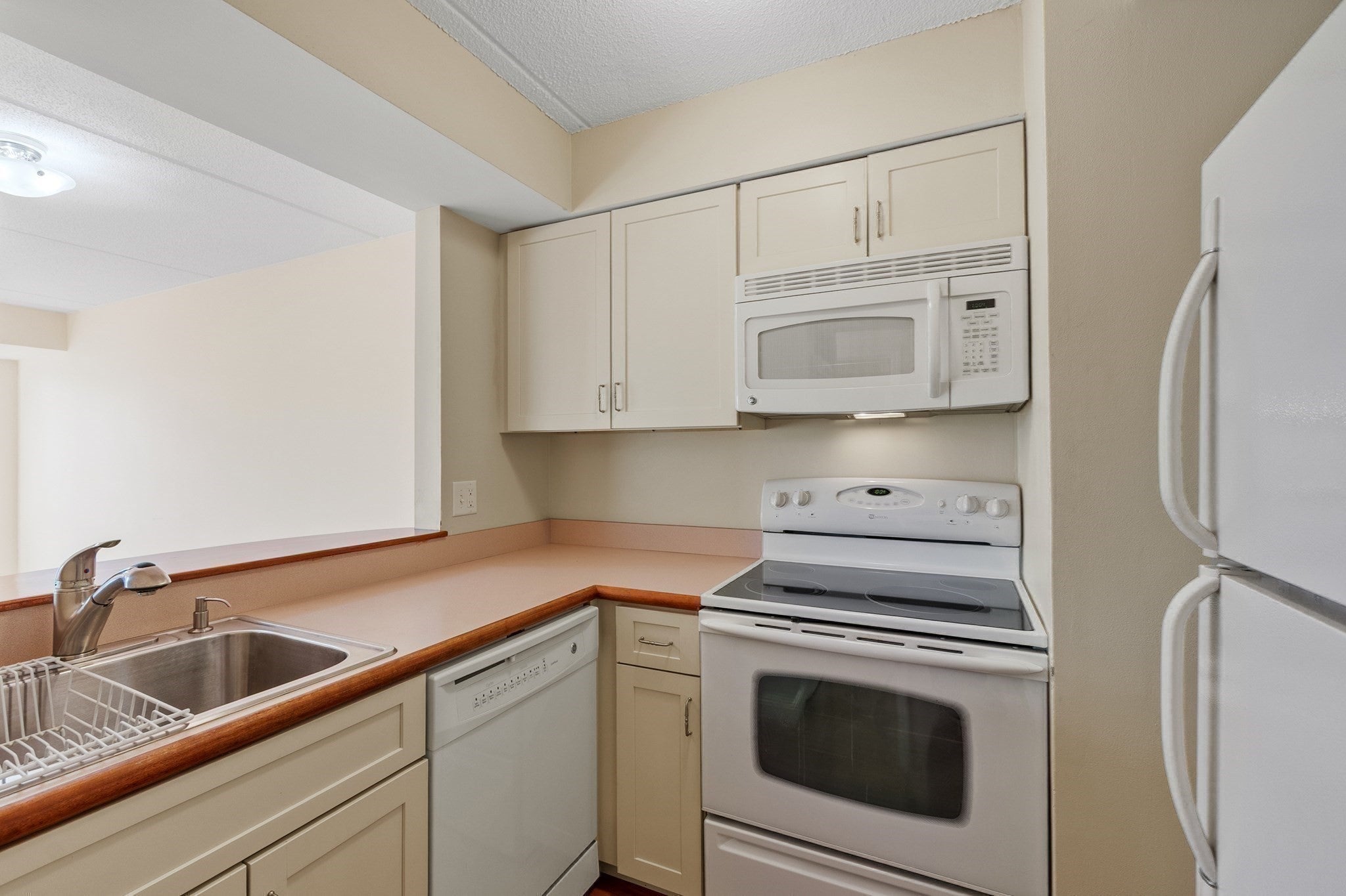 60 Rantoul Street #403, Beverly, MA Photo #17