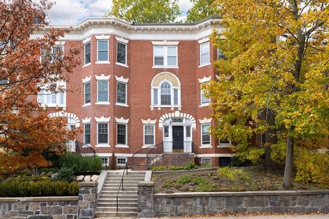 1572 Beacon Street Brookline MA 02446