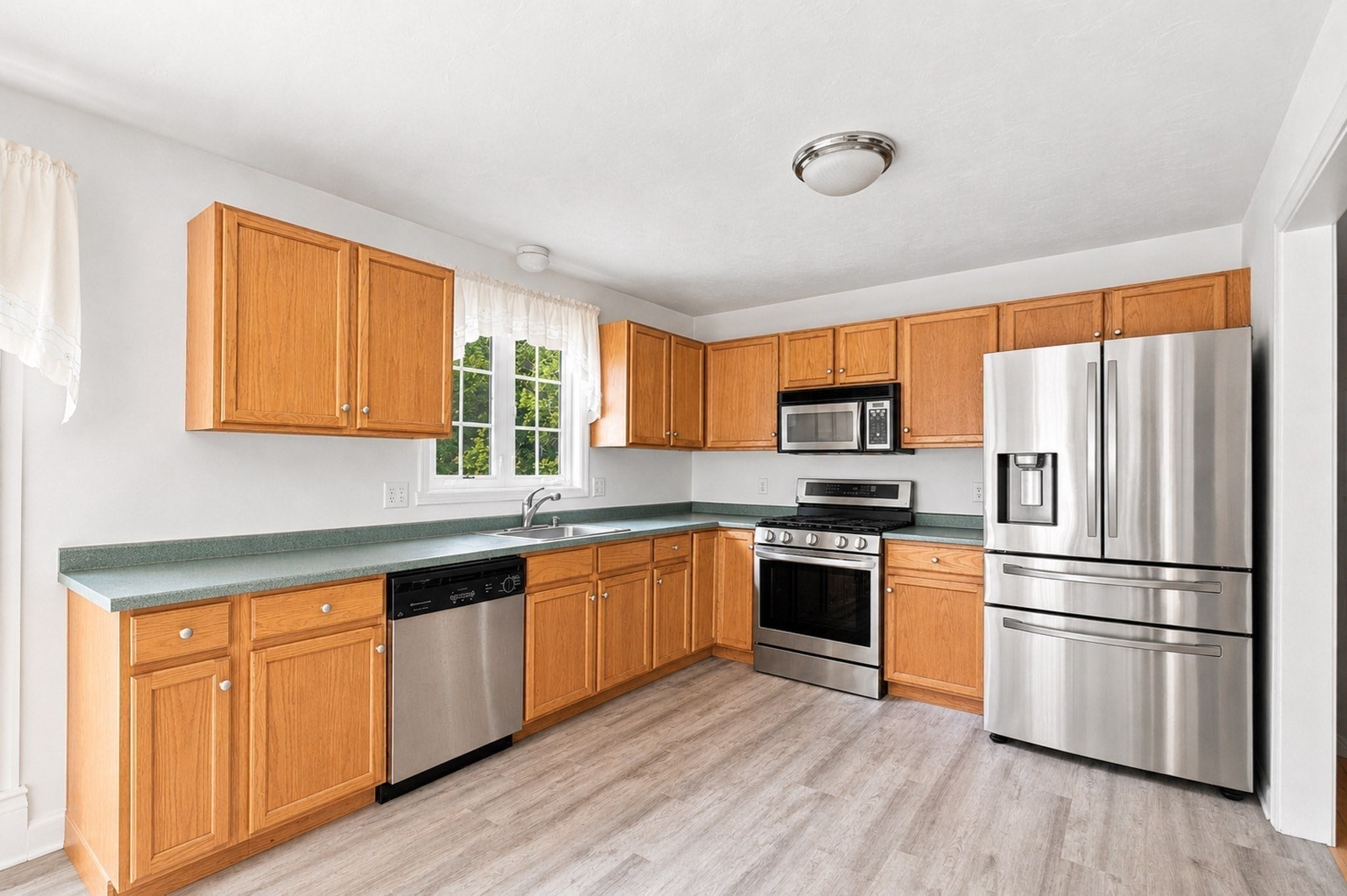 21 Hamilton Way, Holbrook, MA Photo #10