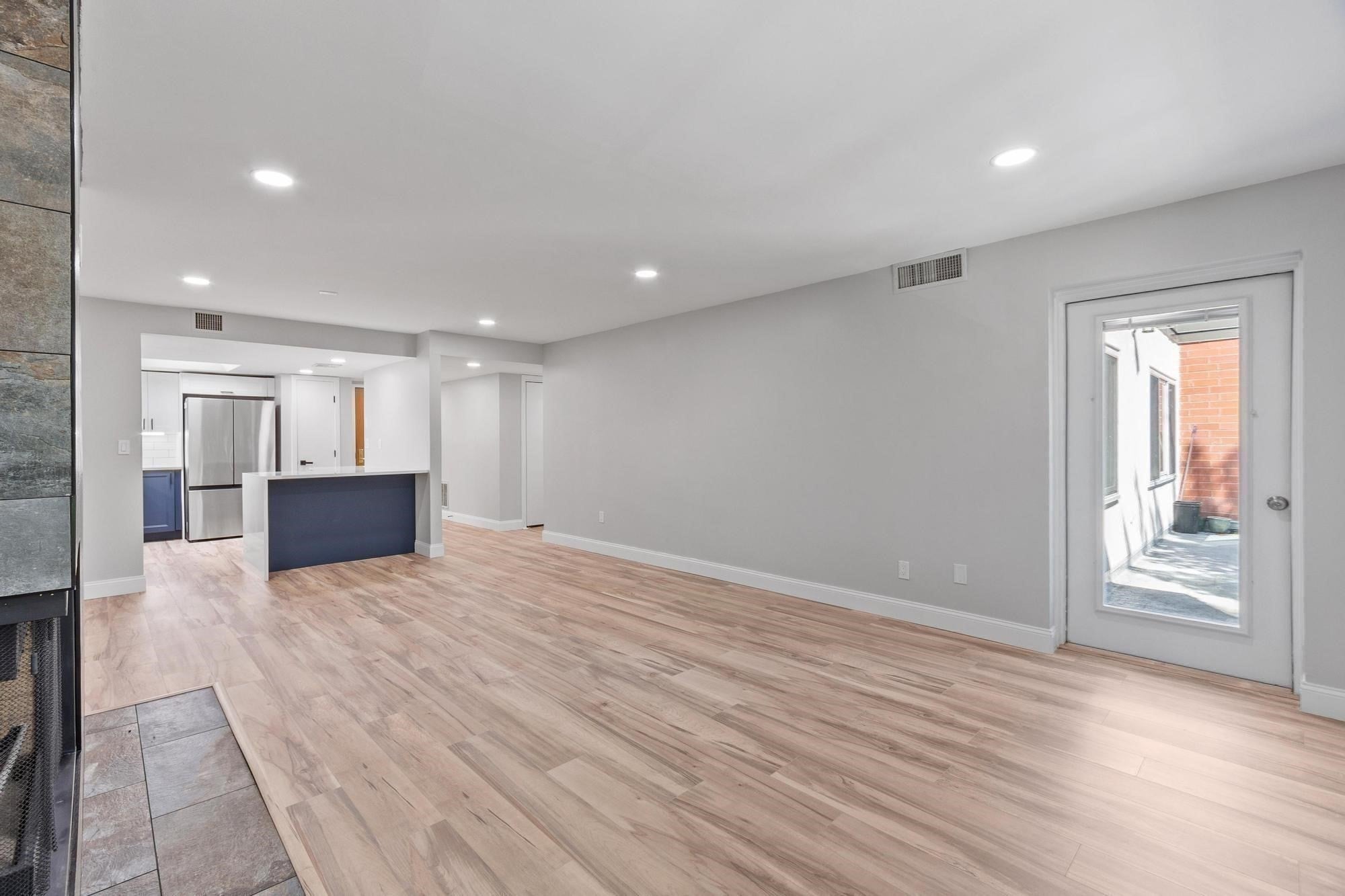 487 Place Ln #487, Woburn, MA, 487 Place Ln #487, Woburn, MA Photo #8