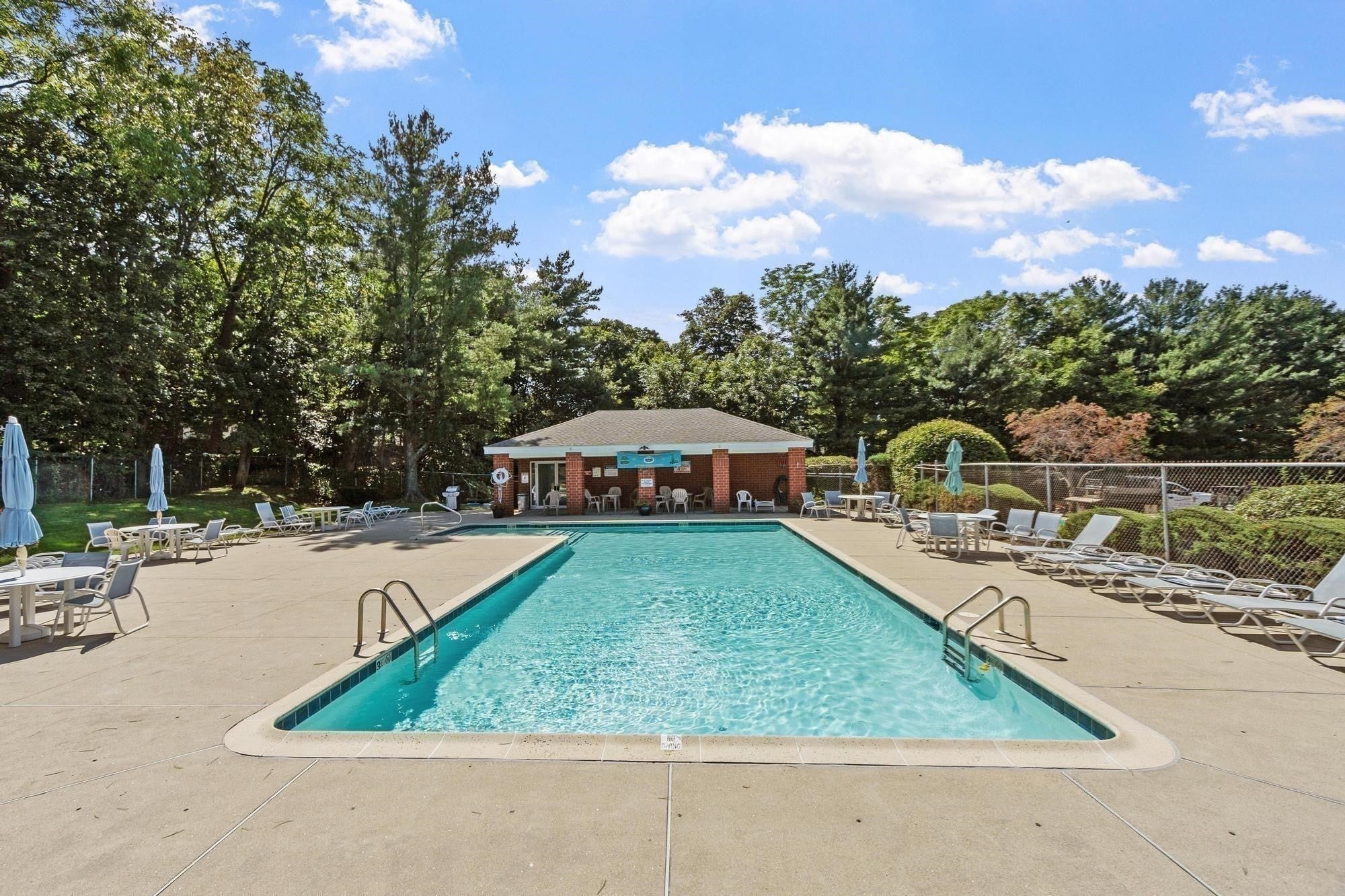 487 Place Ln #487, Woburn, MA, 487 Place Ln #487, Woburn, MA Photo #4