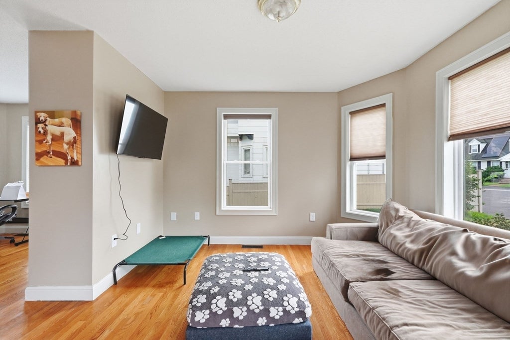 87 Crescent St, Lowell, MA Photo #5