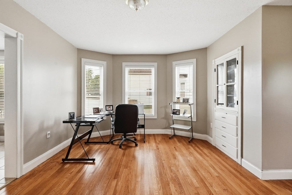 87 Crescent St, Lowell, MA Photo #10