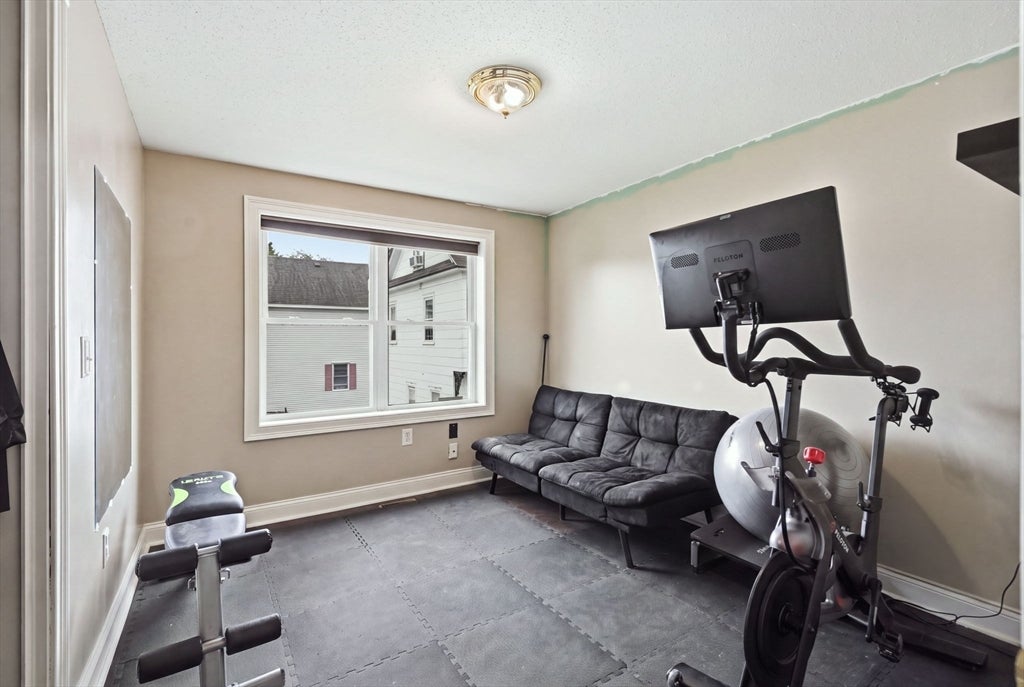 87 Crescent St, Lowell, MA Photo #22