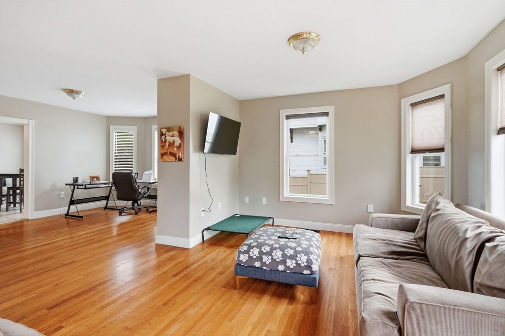 87 Crescent St, Lowell, MA Photo #3