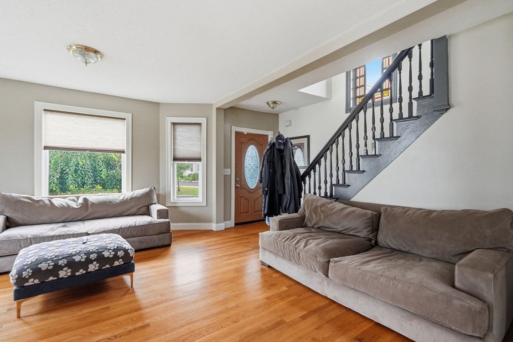 87 Crescent St, Lowell, MA Photo #4