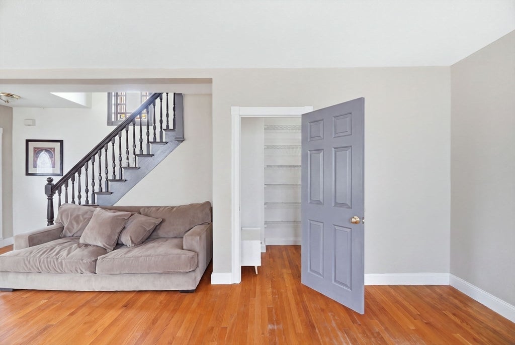 87 Crescent St, Lowell, MA Photo #8