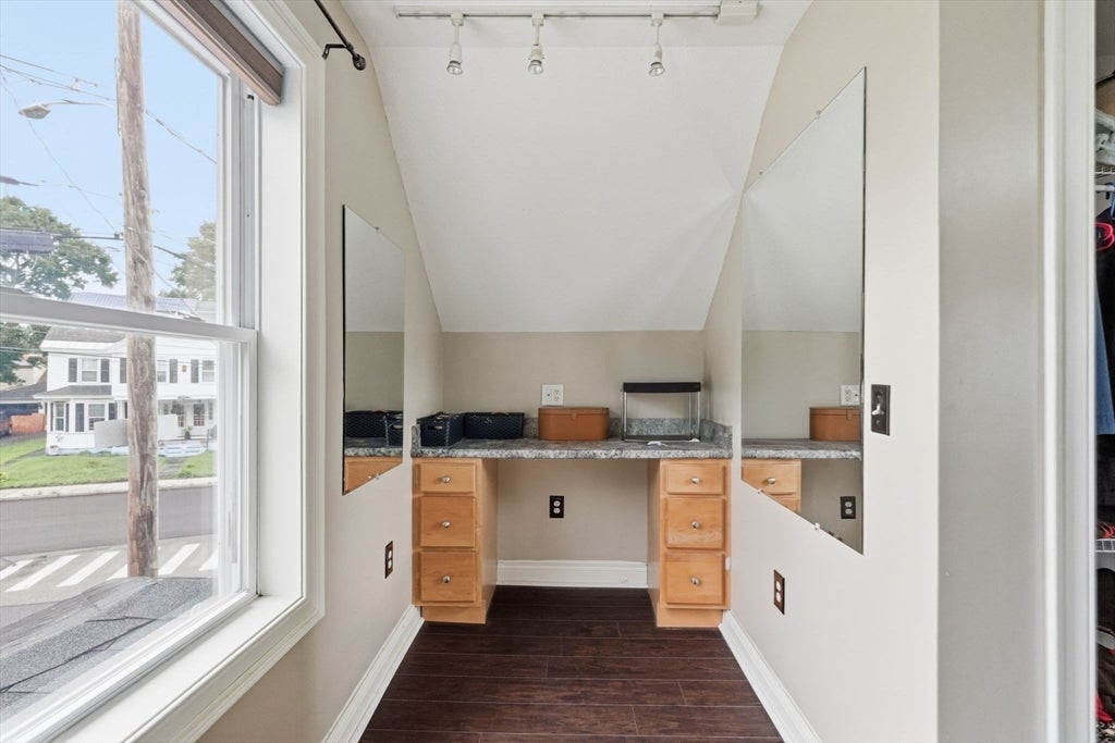 87 Crescent St, Lowell, MA Photo #28