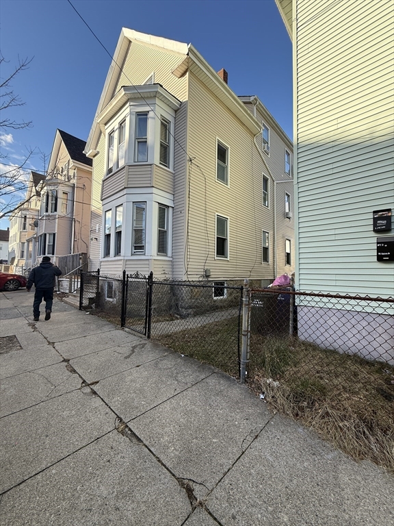 17 Bullard St