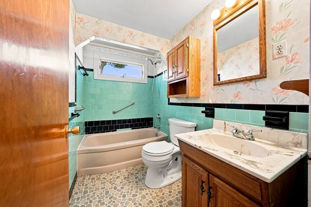 6 Evans Road, Stoneham, MA, 6 Evans Road, Stoneham, MA Photo #12