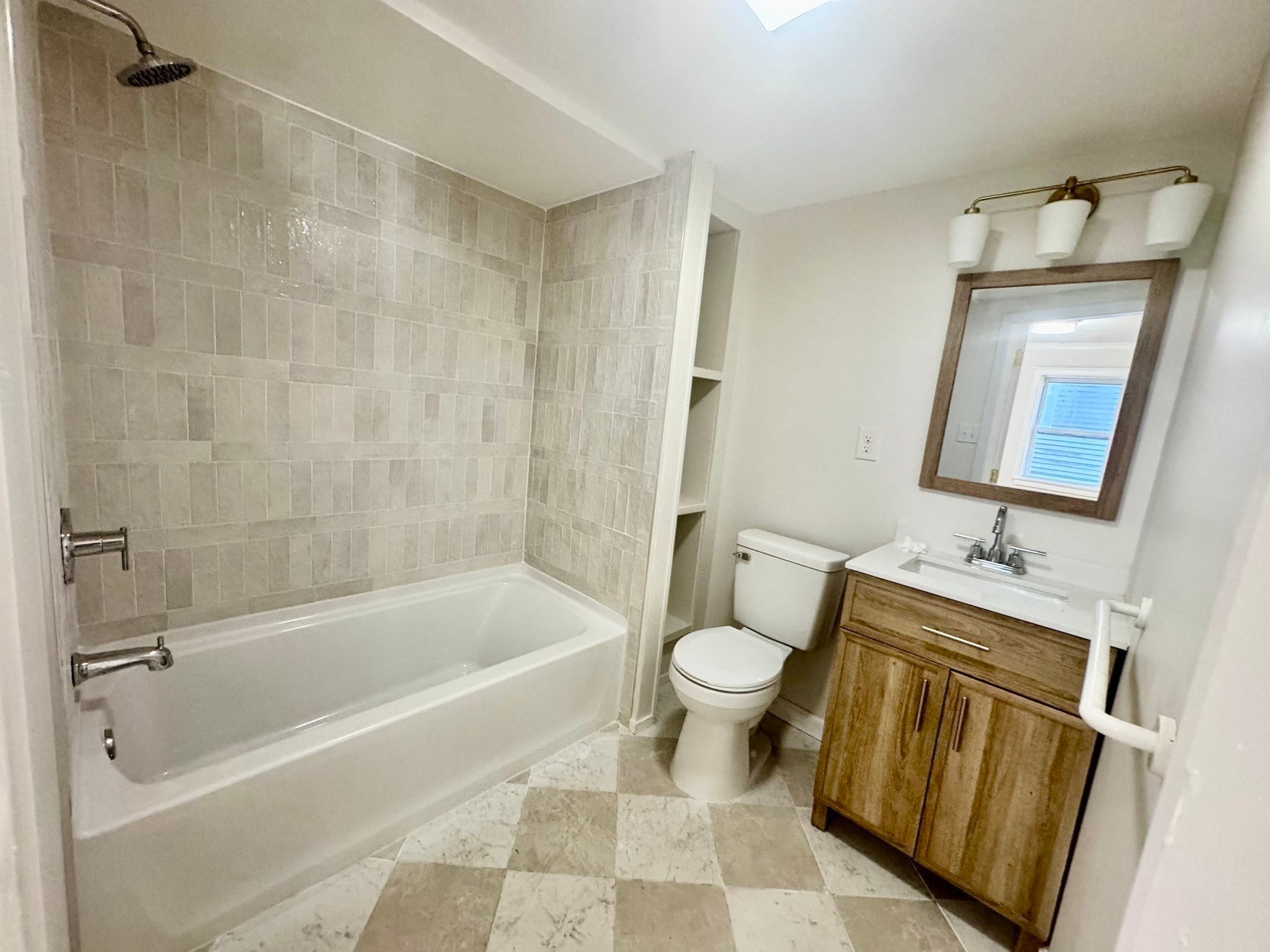 18 Hurley Ave, Dracut, MA, 18 Hurley Ave, Dracut, MA Photo #6