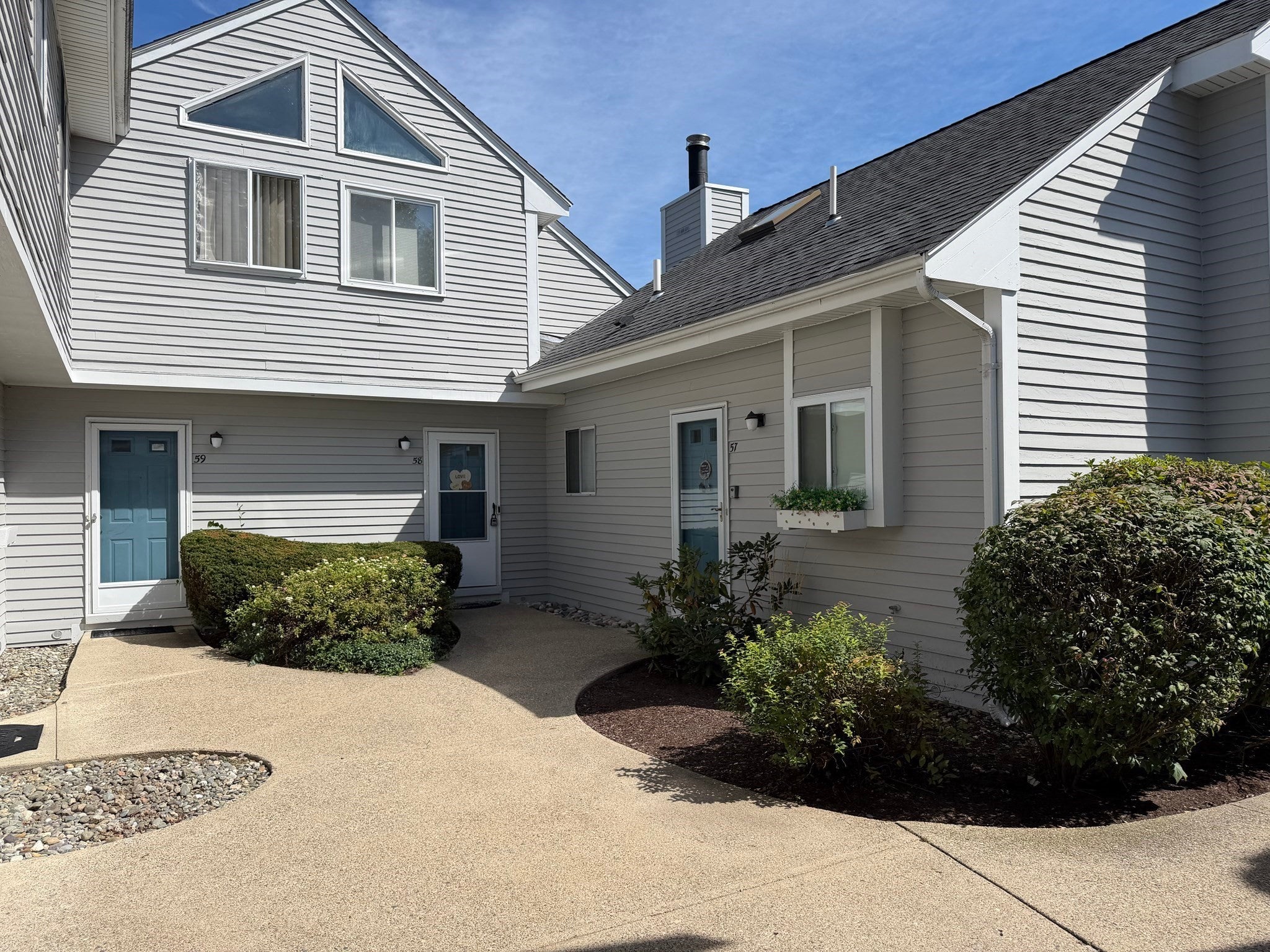 213 Lake Street 62