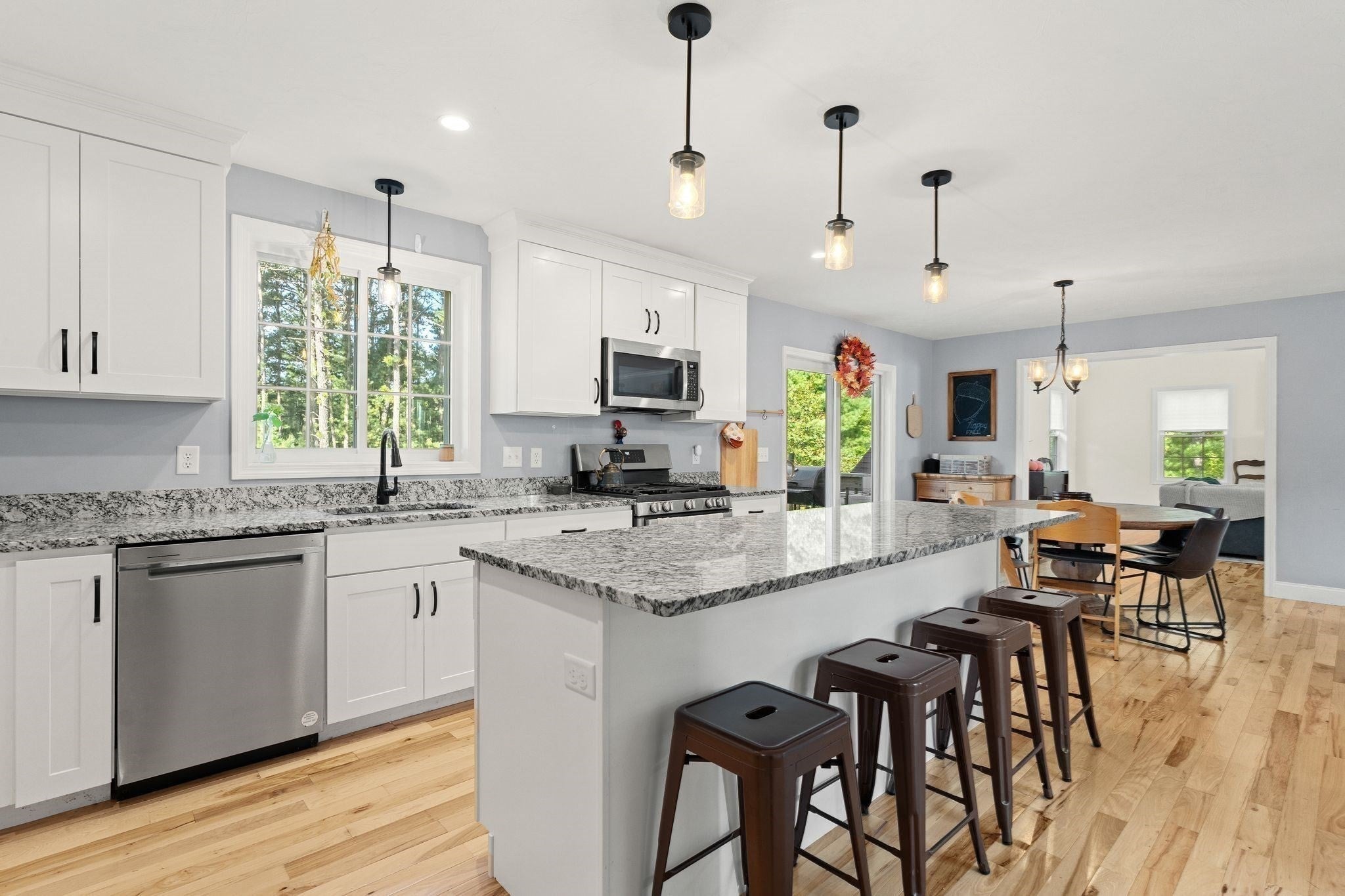 17 Pond Edge Trl
