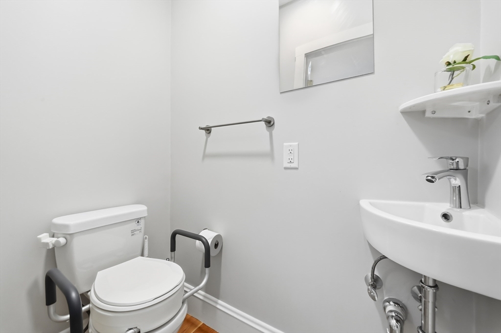 45 Sunset Rd, Arlington, MA Photo #22
