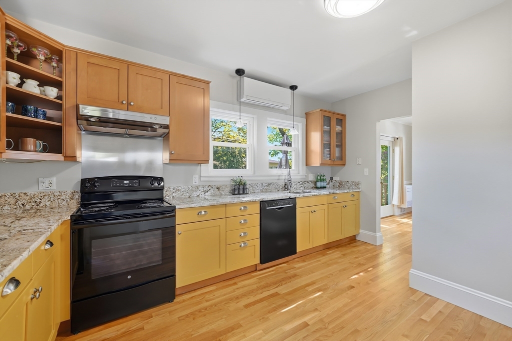 45 Sunset Rd, Arlington, MA Photo #16