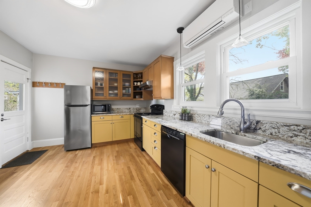 45 Sunset Rd, Arlington, MA Photo #19