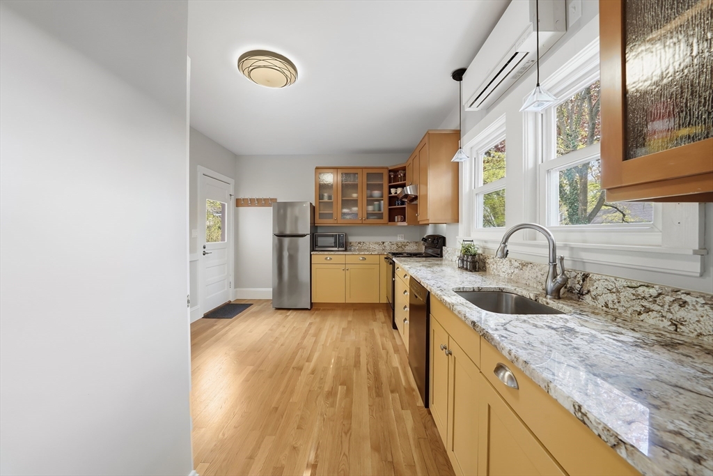 45 Sunset Rd, Arlington, MA Photo #15