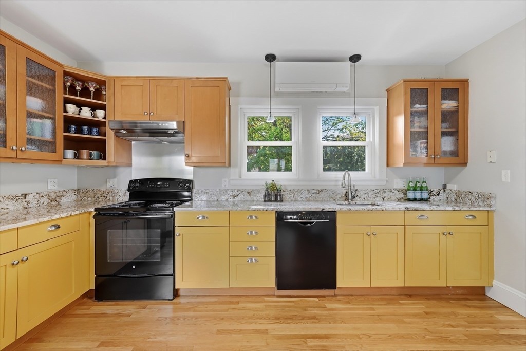 45 Sunset Rd, Arlington, MA Photo #17