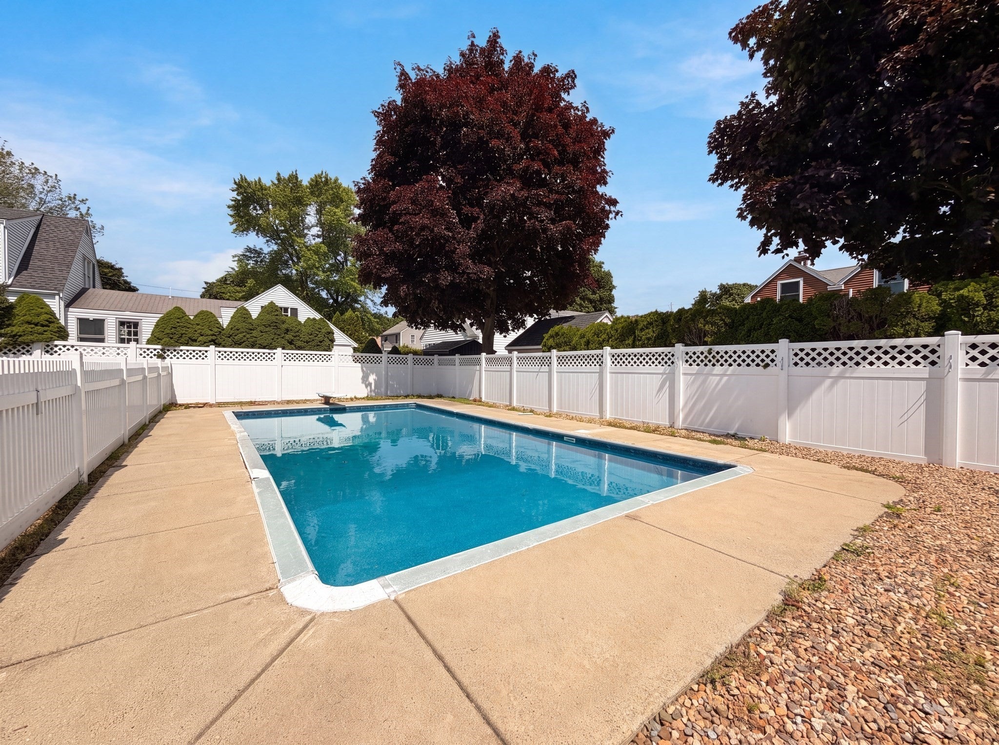 4 Macarthur Cir, Peabody MA 01960