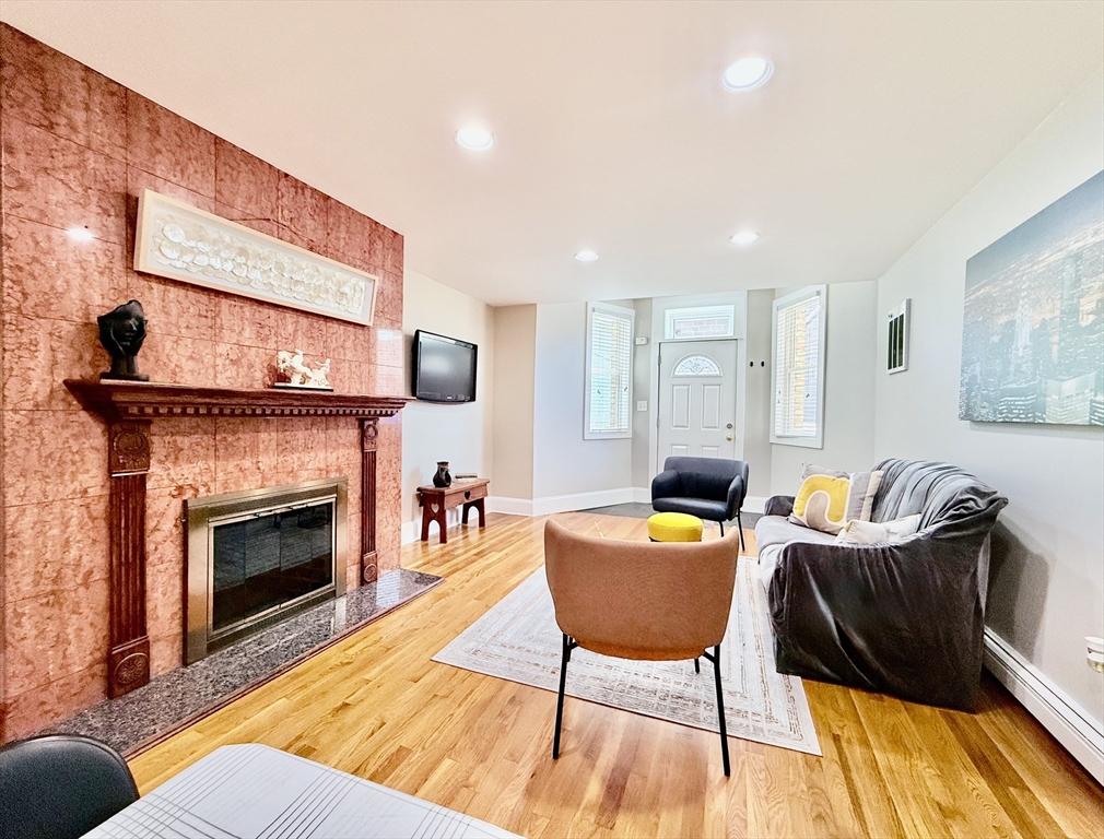 352 Tappan St 1