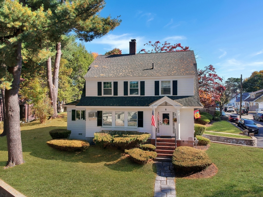 8 Locust Rd