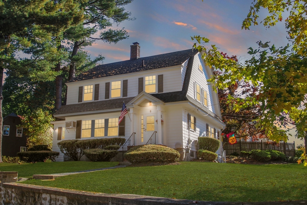 8 Locust Rd
