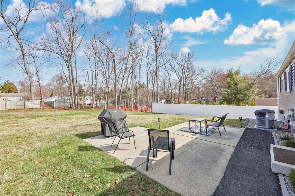 48 Zephyr Ln