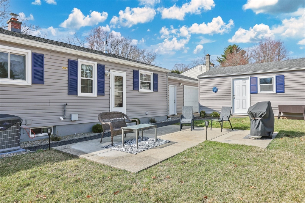 48 Zephyr Ln
