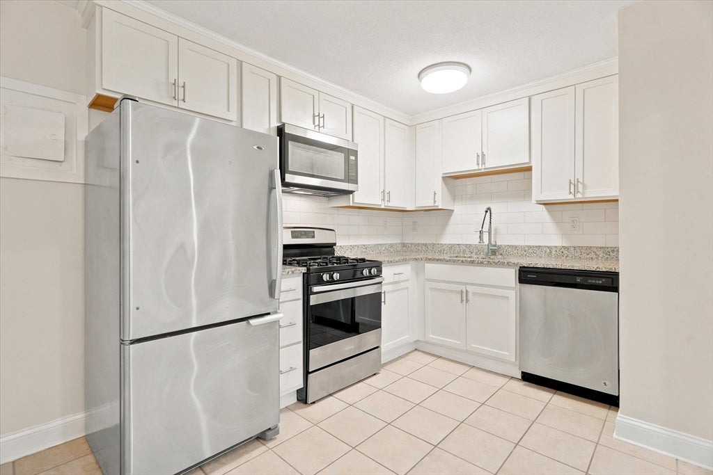 645 W Lowell Ave #8, Haverhill, MA, 645 W Lowell Ave #8, Haverhill, MA Photo #12
