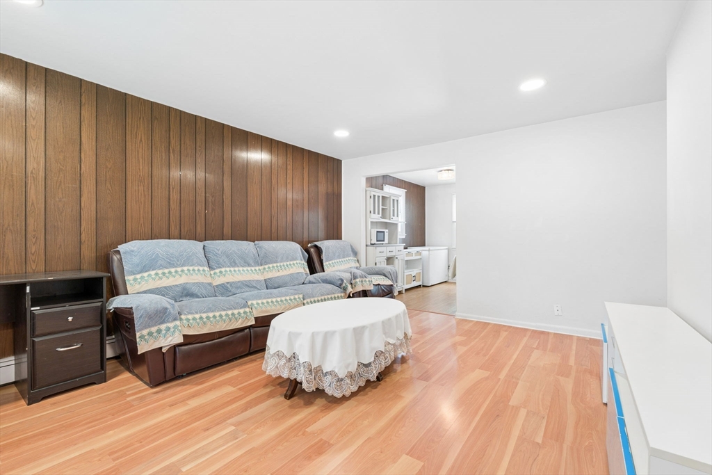 3 Gorwin DR, Medway, MA Photo #7