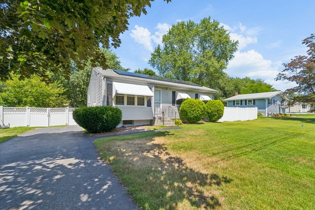3 Gorwin DR, Medway, MA Photo #22