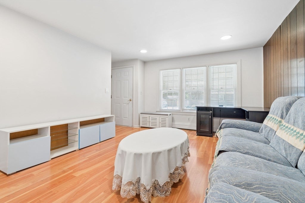 3 Gorwin DR, Medway, MA Photo #8