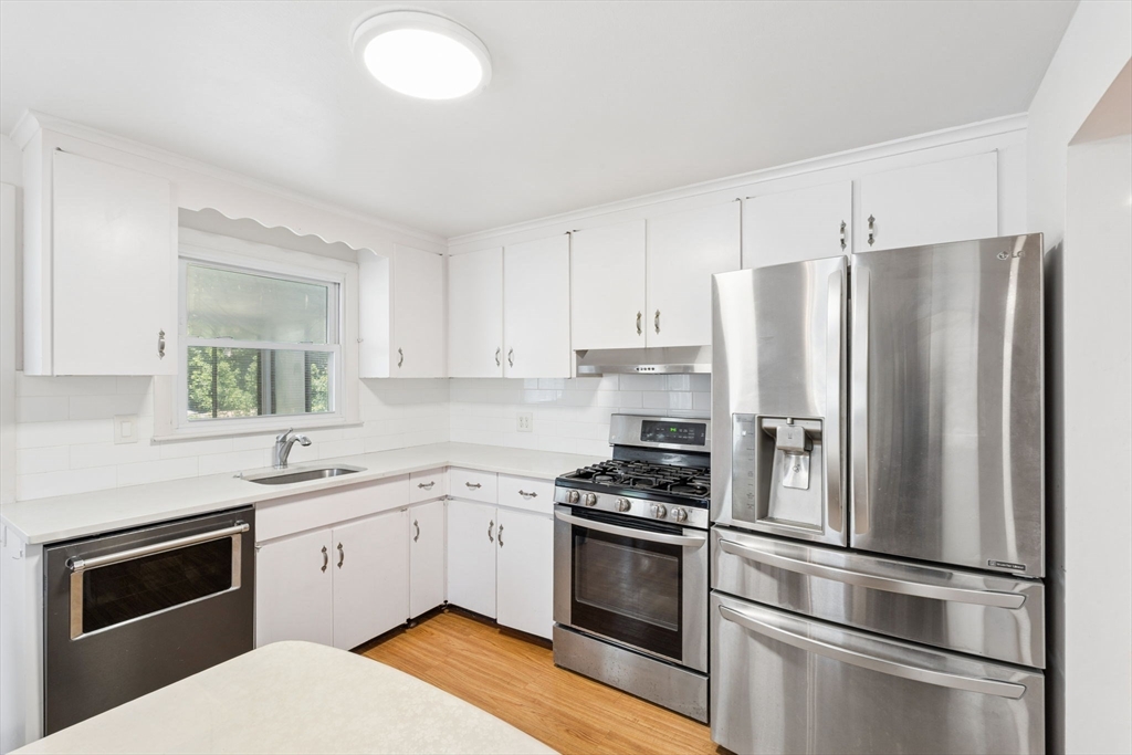3 Gorwin DR, Medway, MA Photo #12